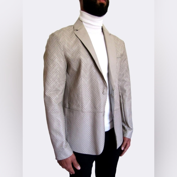 1. NWT EMPORIO ARMANI LASER CUT PERFORATED 100% POLYAMIDE JACKET SIZE IT 54 / XL - Picture 1 of 8